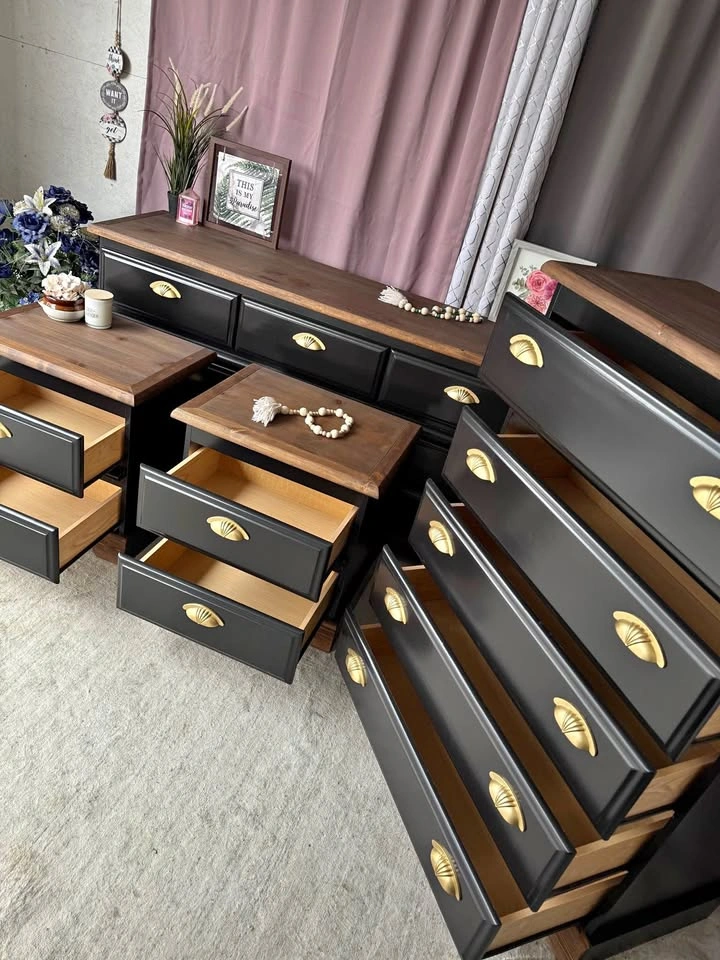 Bedroom set for sale in excellent condition