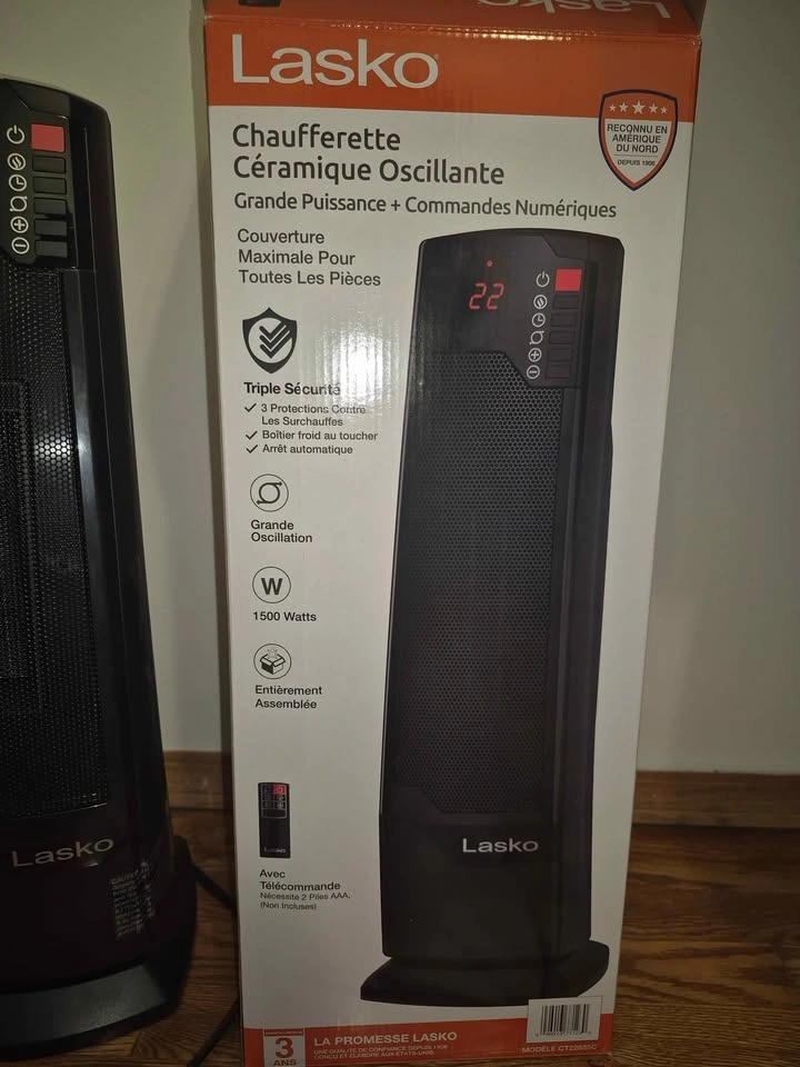 Lasko Oscillating Ceramic Tower Heater - LIKE NEW - With Remote - photo 3
