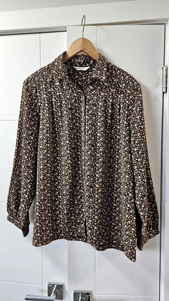 Wing Lee Floral Blouse Size 15