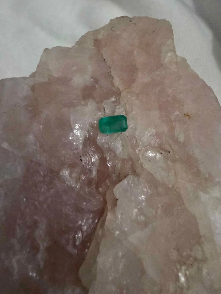 Emerald natural Colombian - photo 5