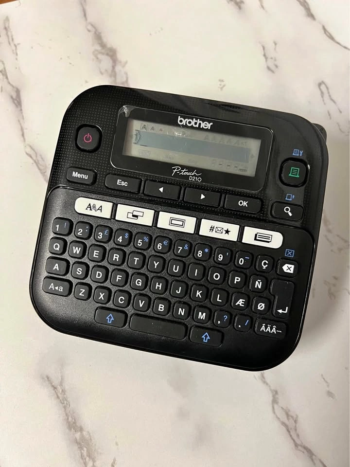 Like New - Brother P-touch D210 Label Maker