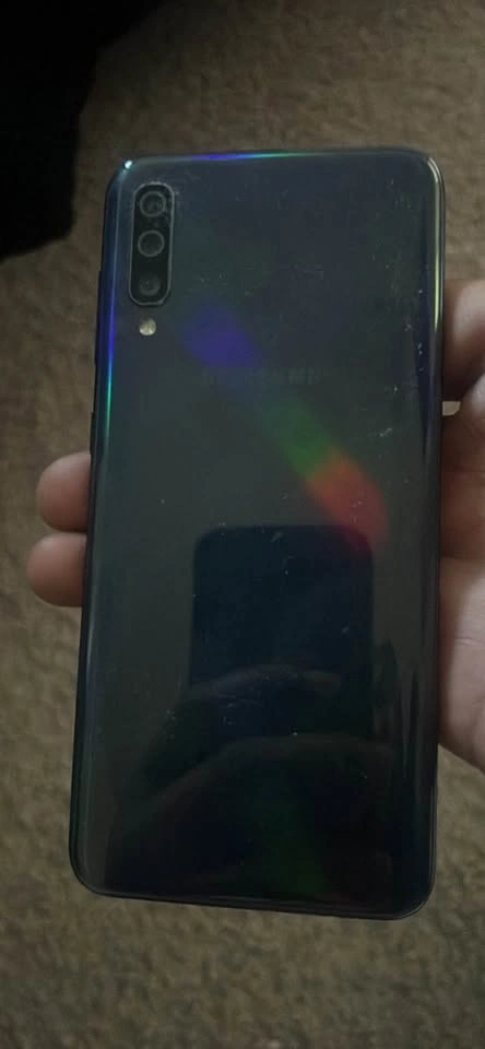 Samsung Galaxy A50 - photo 2
