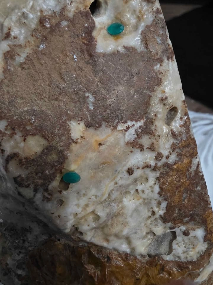 Natural Colombian Emeralds - Round Cut - Untreated Pair - photo 3
