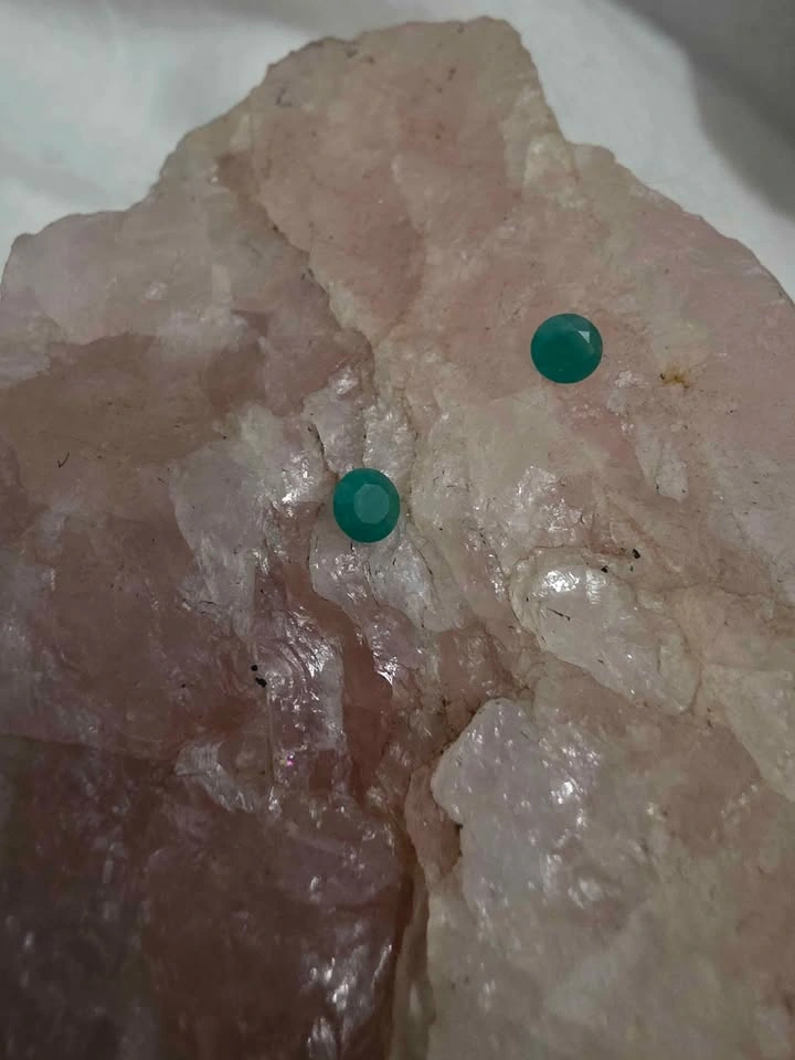 Natural Colombian Emeralds - Round Cut - Untreated Pair - photo 5