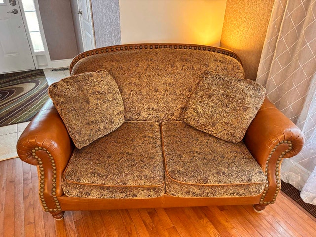 Elegant Sofa & Loveseats - photo 3