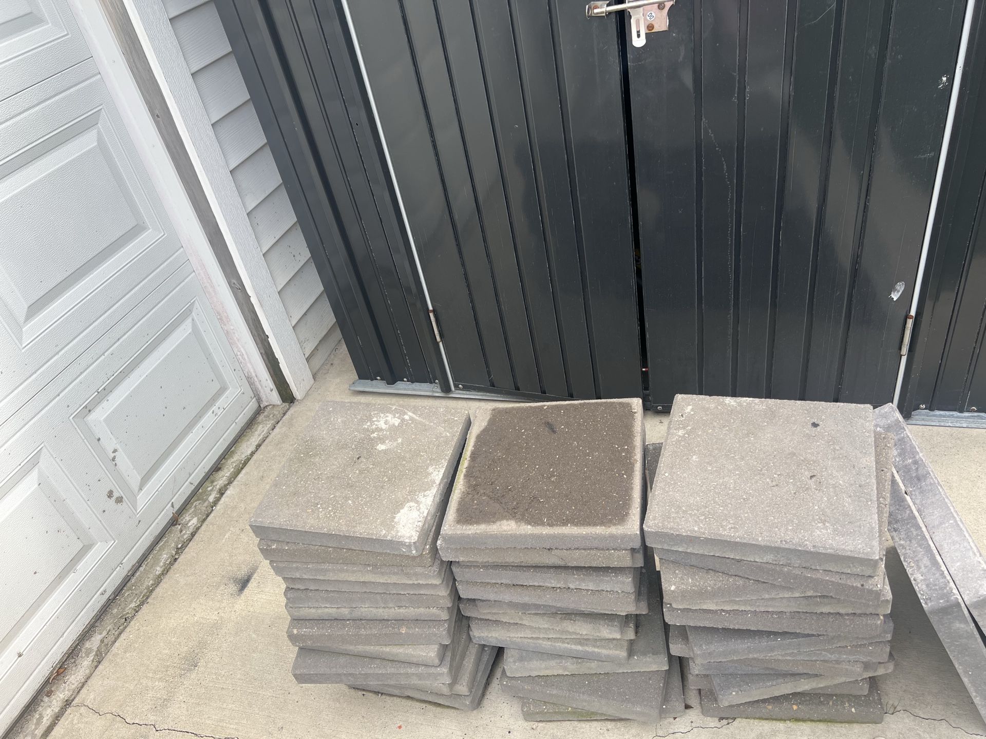 Charcoal Pavers 12x12 - photo 2
