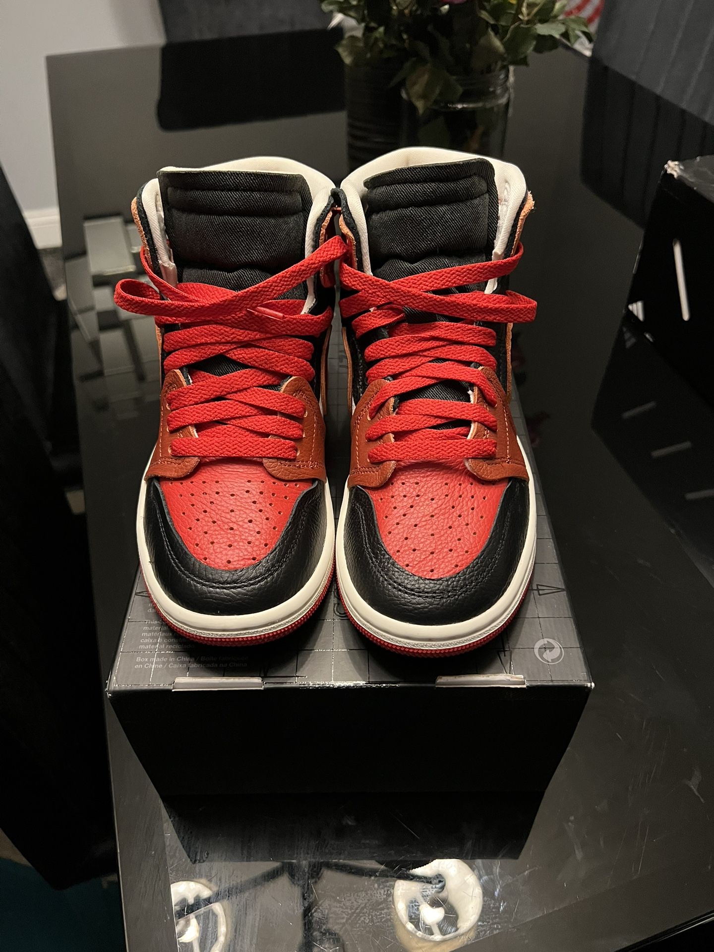 Women’s Nike Air Jordan 1 High Retro OG, Size 5.5