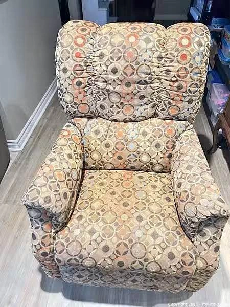 La-Z-Boy Fabric Recliner Chair with Manual Lever