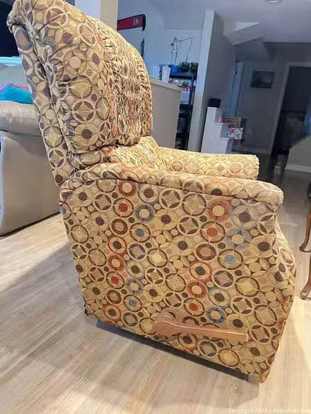La-Z-Boy Fabric Recliner Chair with Manual Lever - photo 3