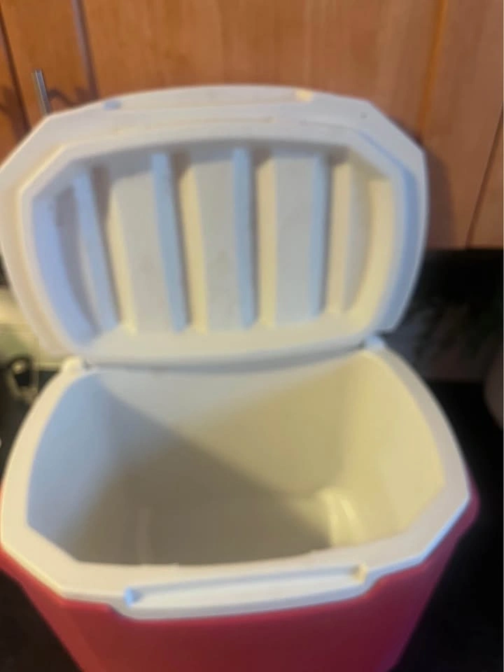 Coleman Portable Wheeled Camping Cooler Red White - photo 5