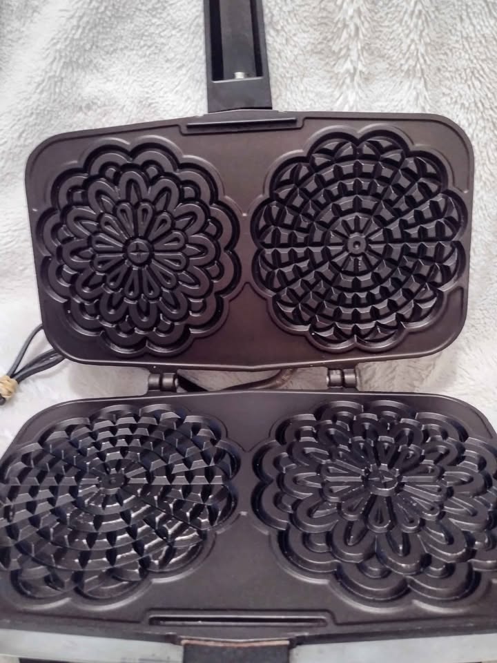 Vitantonio Pizzelle Chef 300 A Cookie Maker Vintage WORKS - photo 4