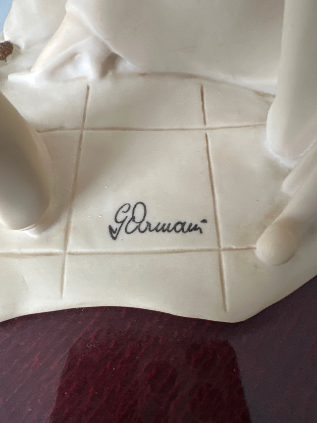 Giuseppe Armani Porcelain Figurine The Telephone Woman - photo 5