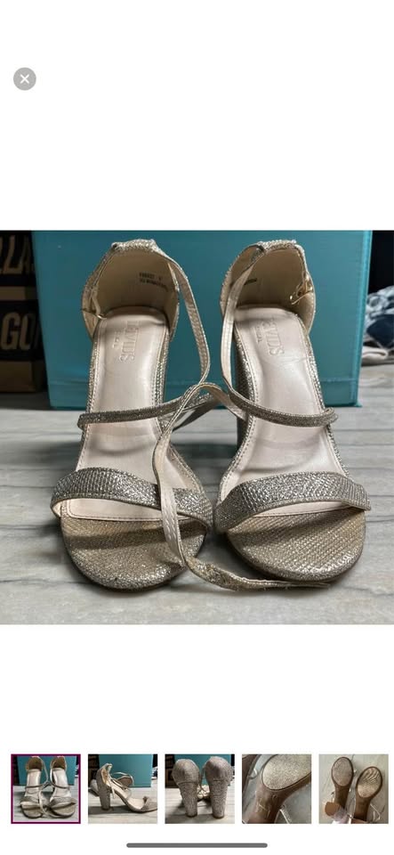 David’s Bridal - Sparkly silver High heels - size 6