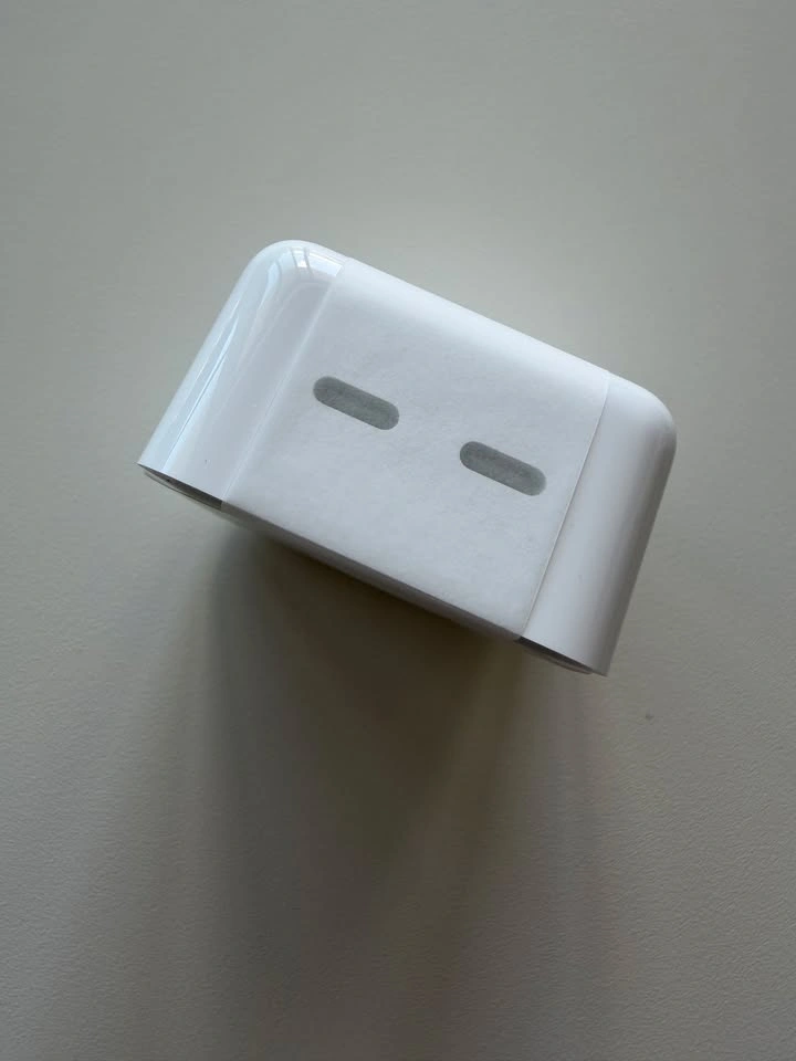 35W Dual USB-C Port Power Adapter - photo 4