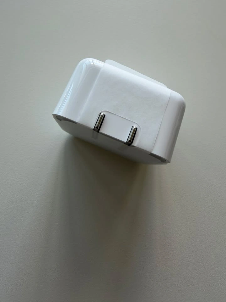 35W Dual USB-C Port Power Adapter - photo 5