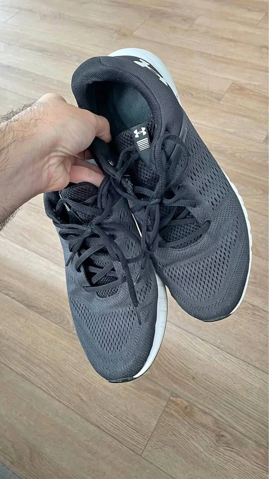 Adult Under Armour Shoes / Size 10.5