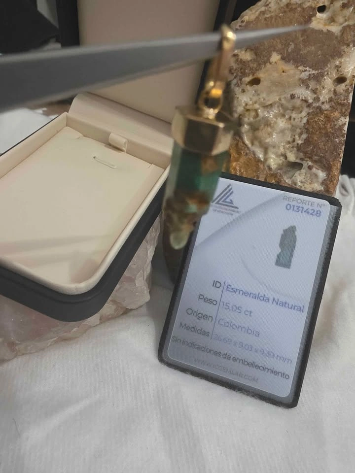 Emerald Natural Colombian Gold 18k - photo 2