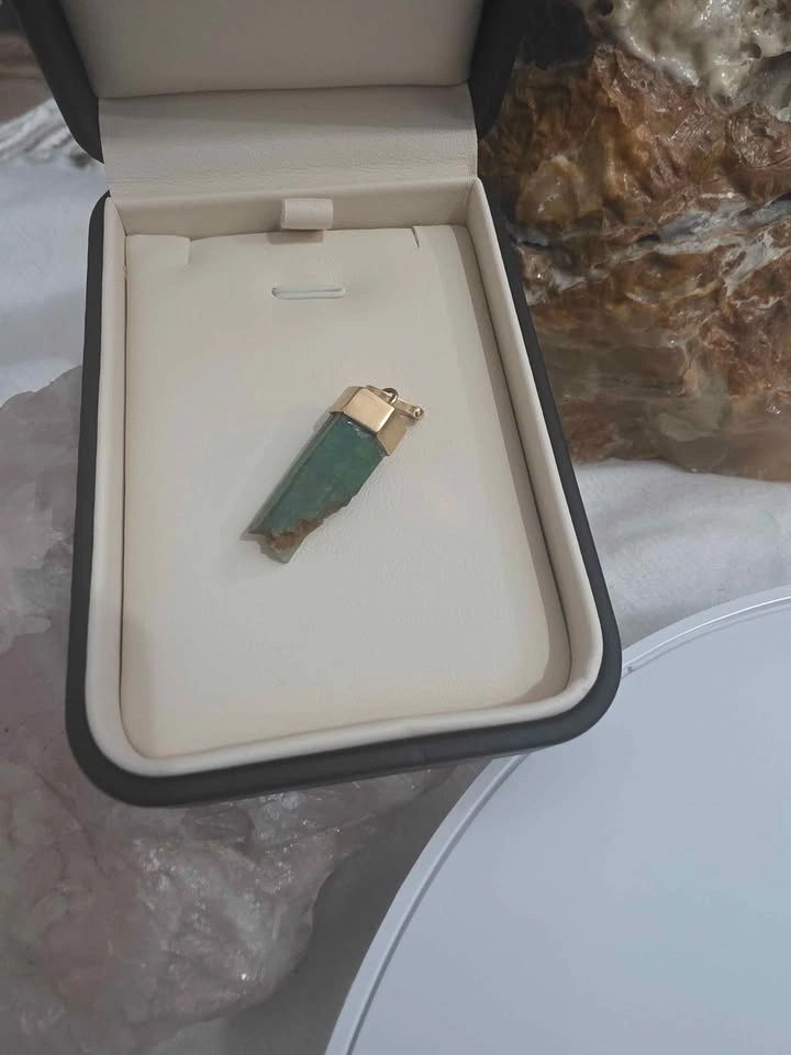 Emerald Natural Colombian Gold 18k - photo 3
