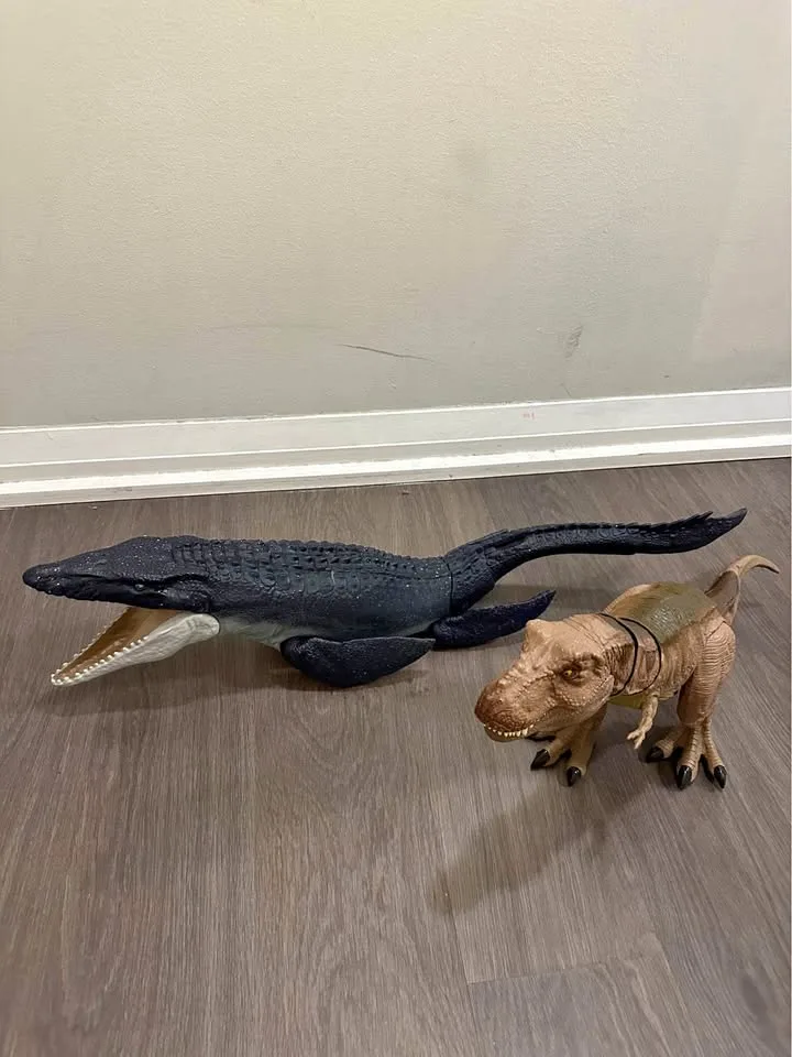 🦖 Jurassic World Mosasaurus Figure thumbnail