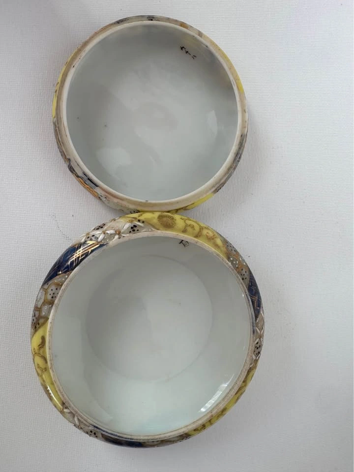 Vintage Japanese Satsuma Trinket Box - photo 3