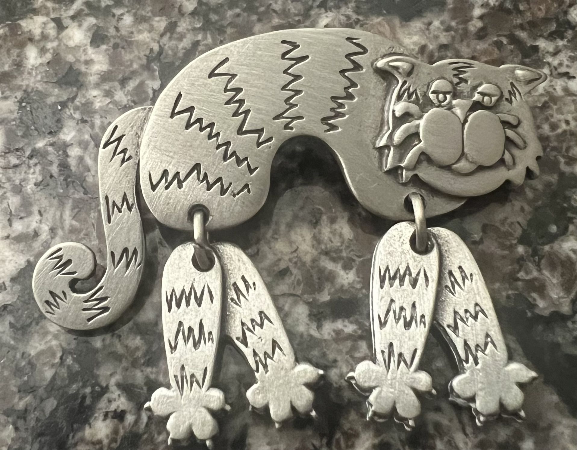 1986 JJ Jonetten Cat Dangling Feet Pewter Brooch Pin