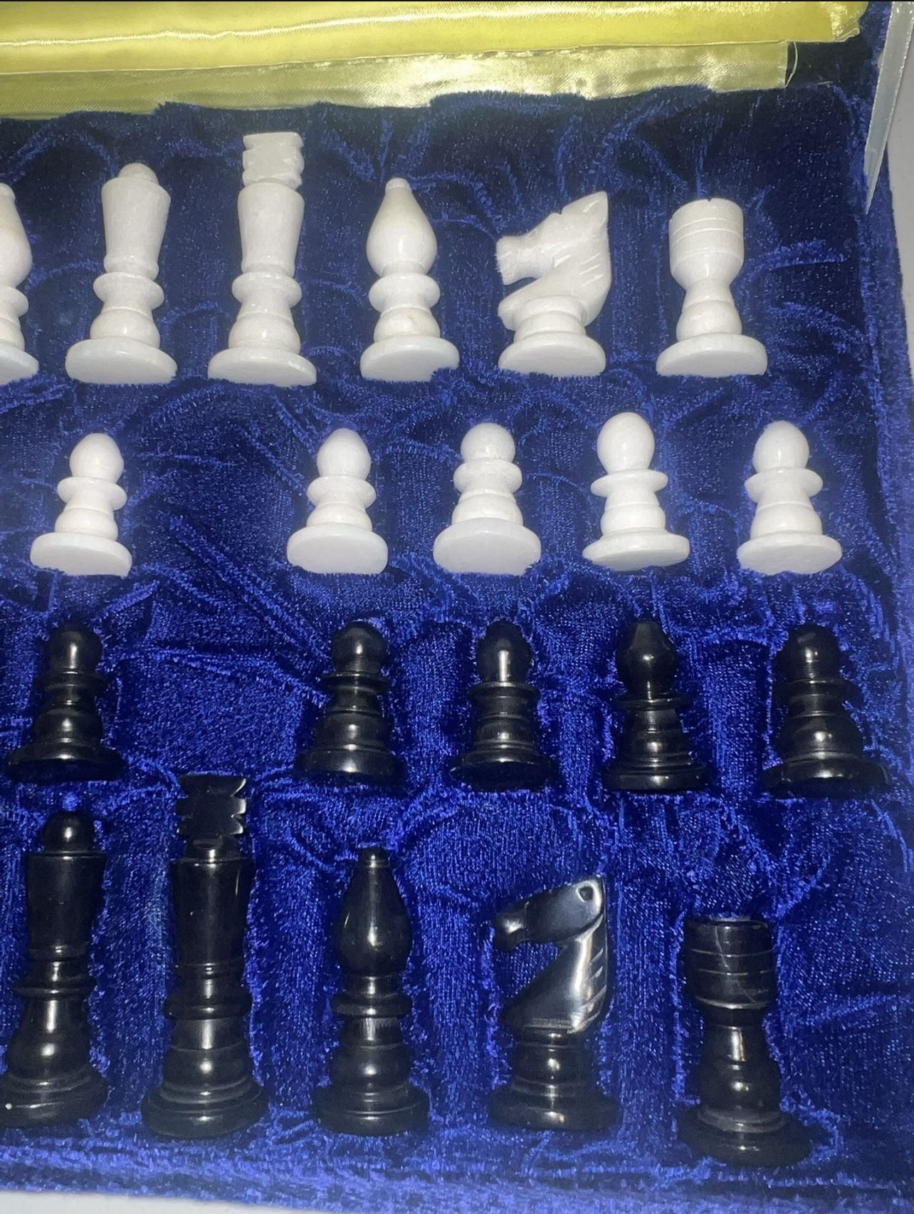 King Size 3" Marble Chess Pieces With Blue Velvet Box - photo 4