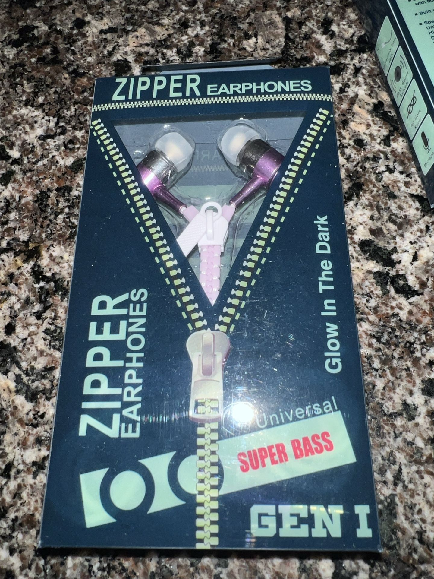 2 Zipper Earphones Glow In The Dark Super Bass New in Box - photo 3
