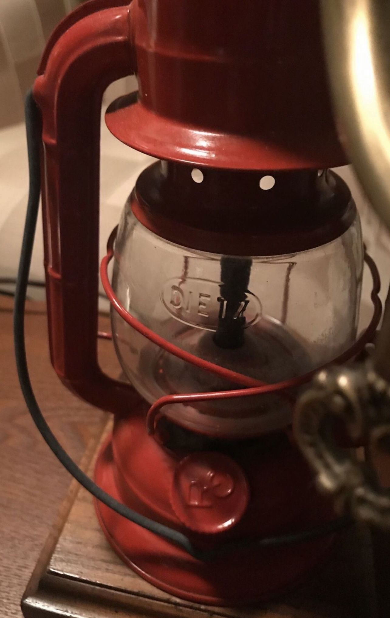 Unusual Dietz Twin Socket Red Oil Lantern Table Lamp - photo 4