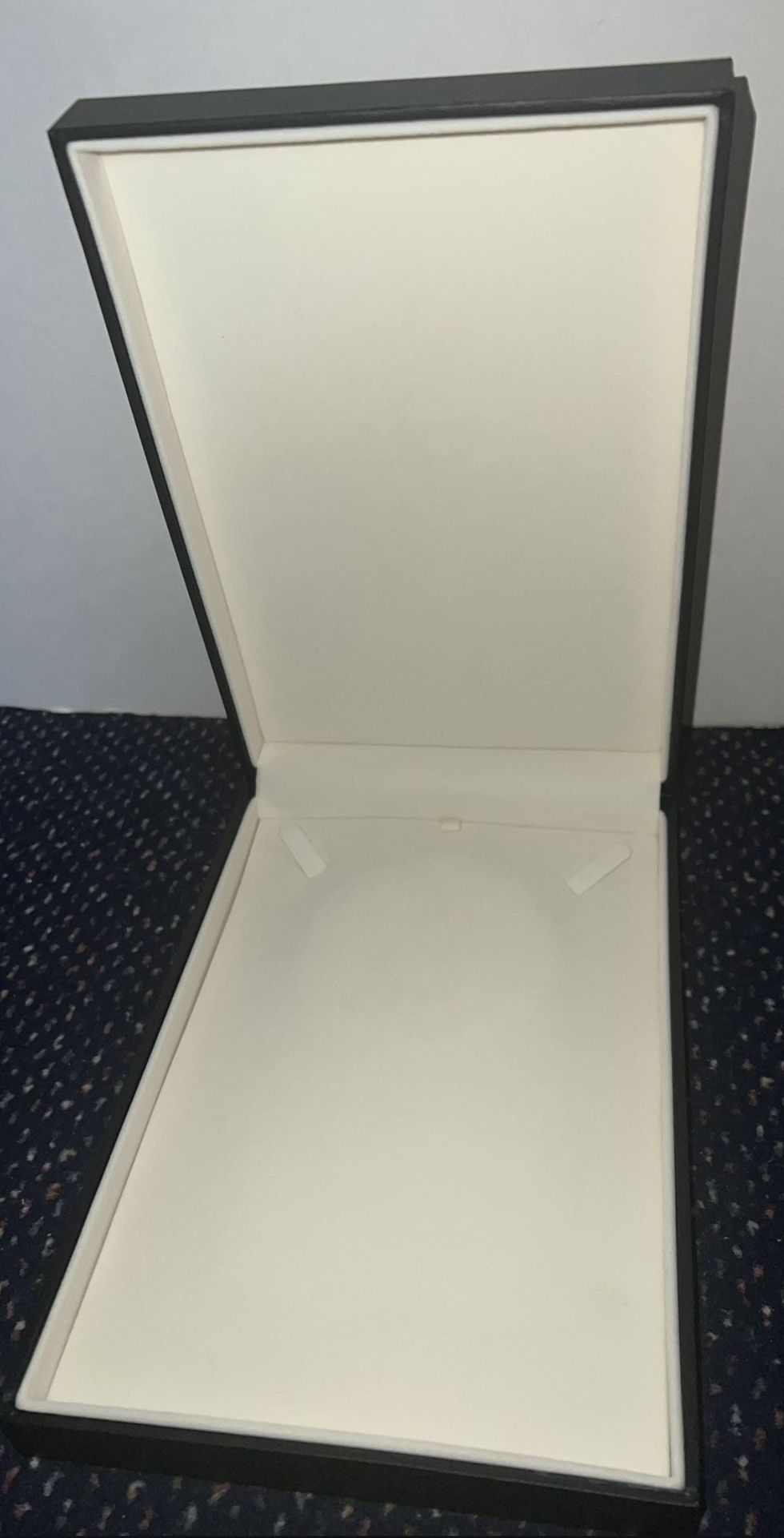 Barney's New York Gift Presentation Necklace Inner & Outer Box - photo 3