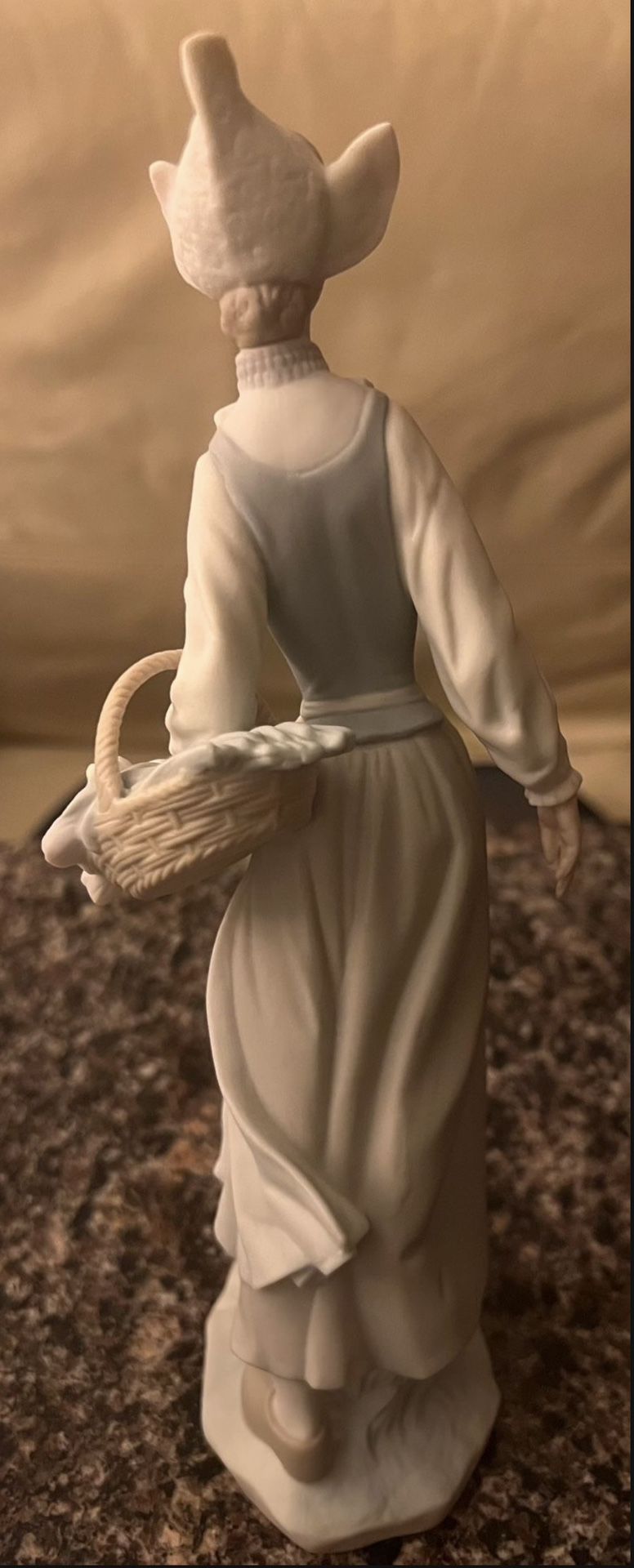 Lladro 4860 Genteel Dutch Girl Mint Condition! Retired! No Box! - photo 3