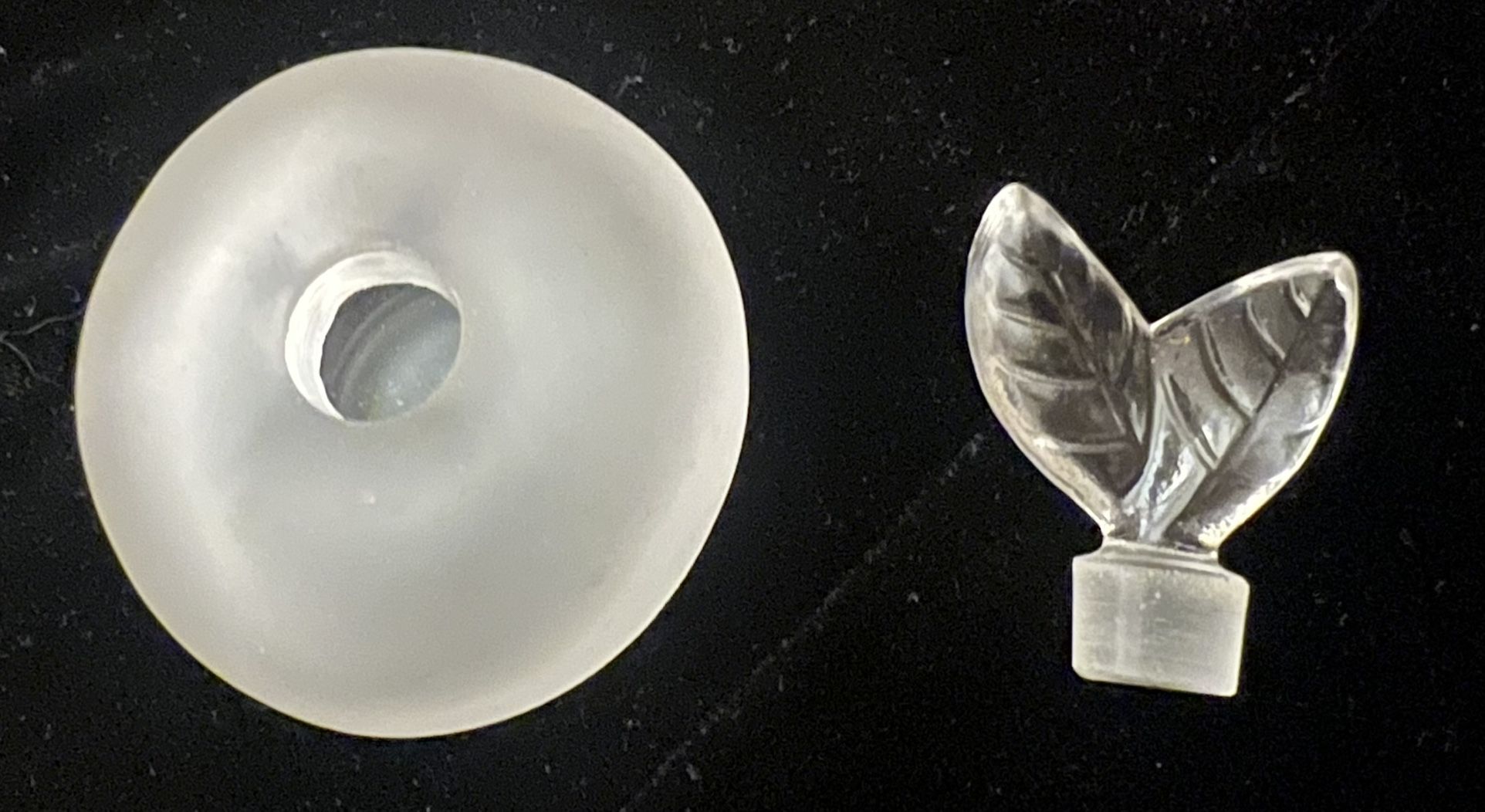 Lalique Crystal Perfume Bottle - Apple Shape for Nina Ricci - photo 5