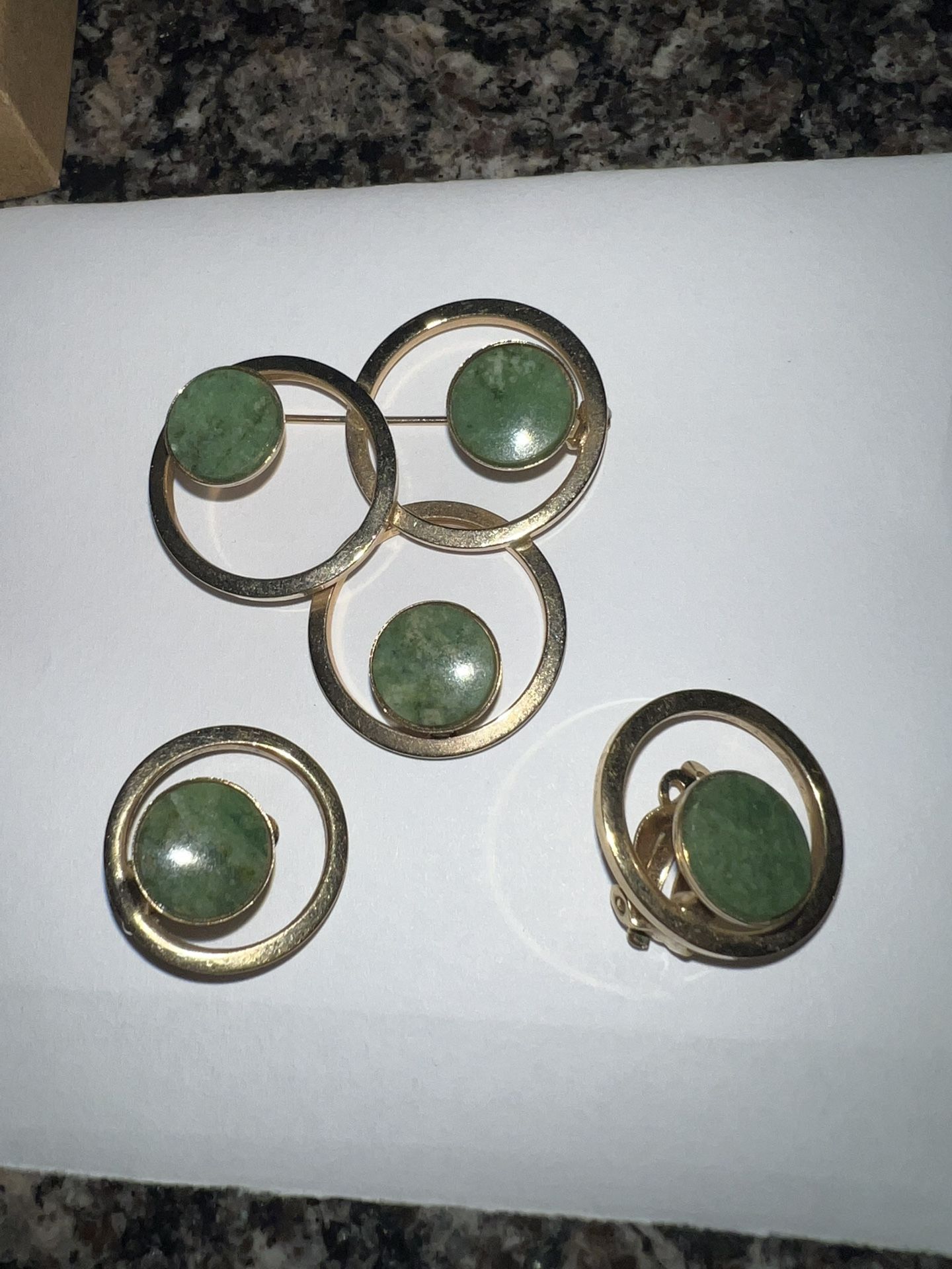 12K GF Gold-Tone 3-Jade Brooch & Earrings Set by Winards.