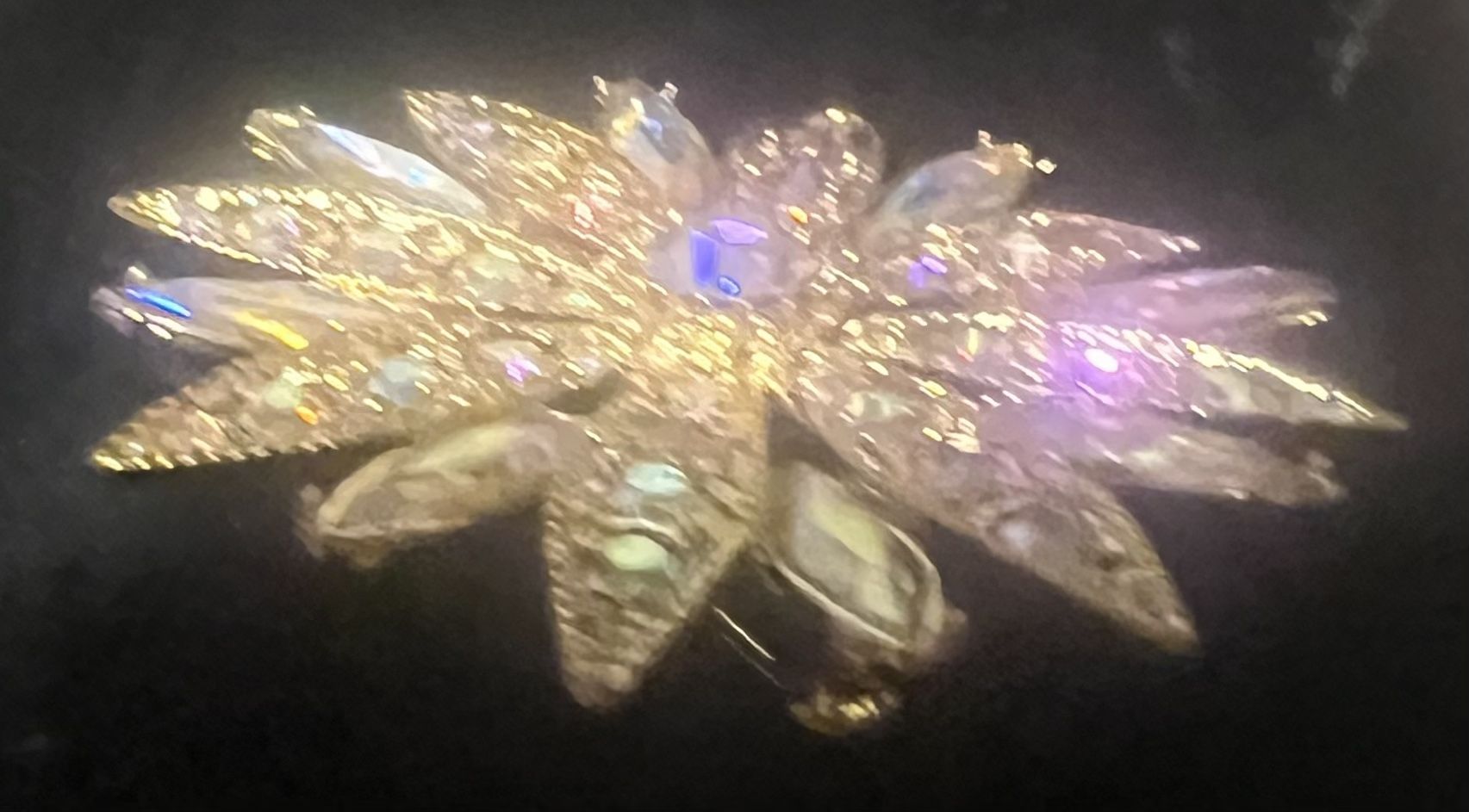 signed rj graziano Starburst flower Rhinestone brooch - photo 3