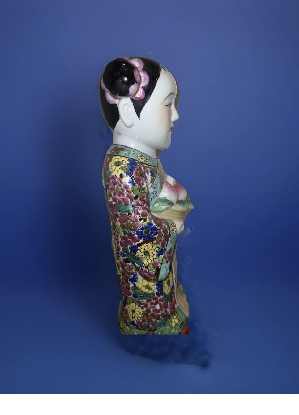 Vintage Chinese Polychrome Porcelain Woman w/ Basket 15.5" - photo 3