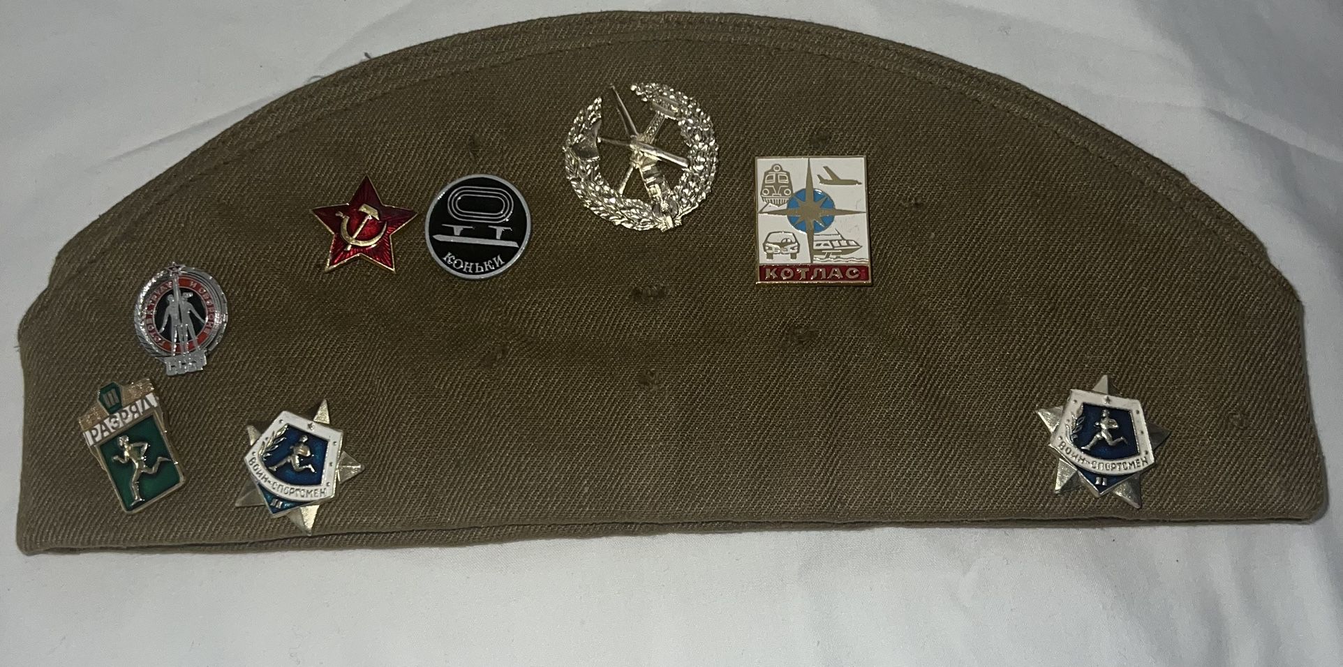Vintage Russian Soviet USSR Military "Pilotka" Hat With Pins and - photo 2