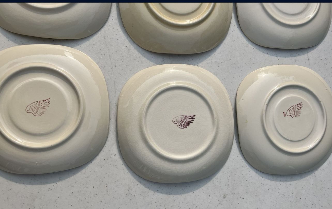 Redwing Lotus Plates, Butter Dish, Server, Cups & Saucers - photo 4
