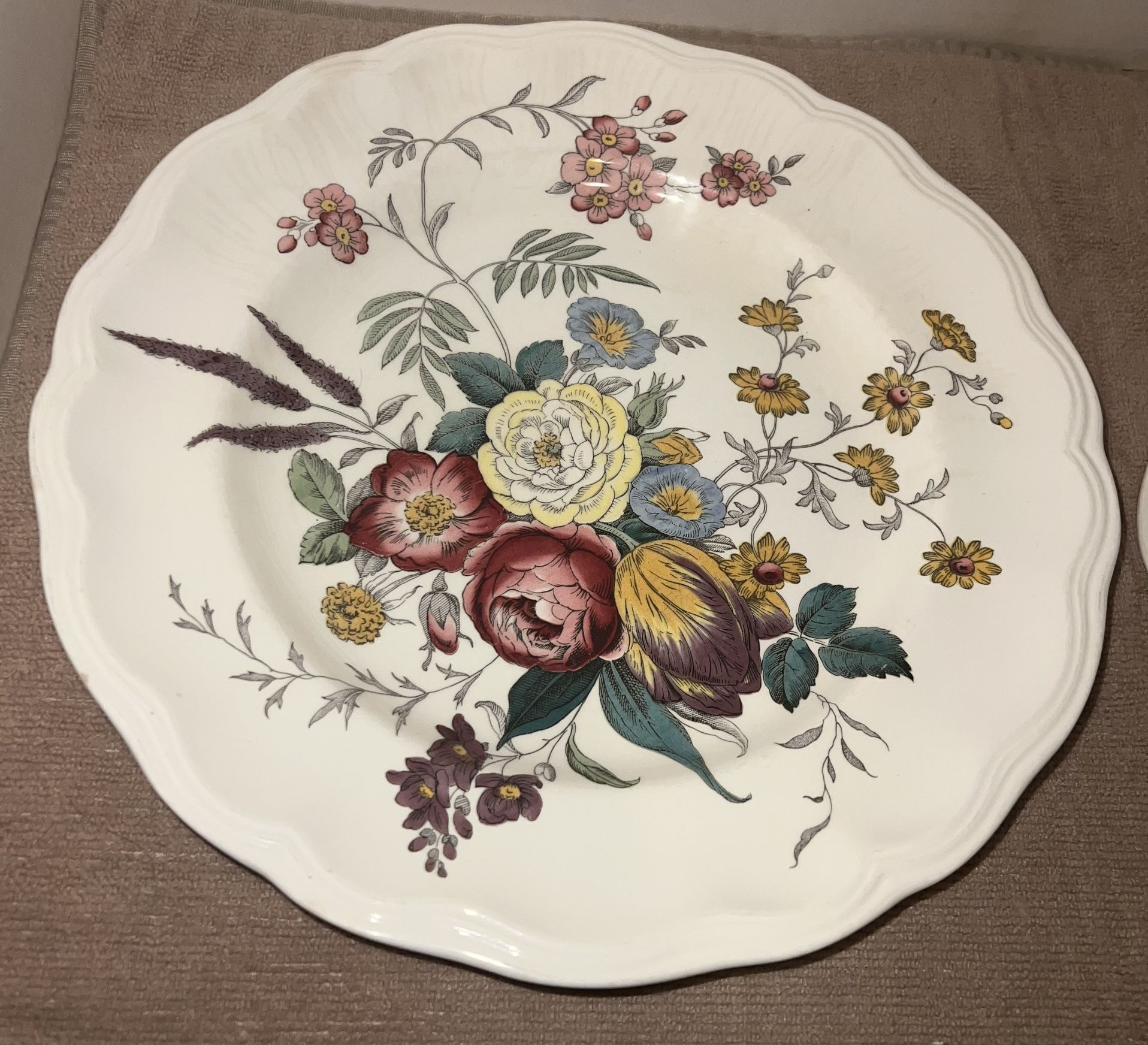 Gainsborough By Spode England Dinner Plates - Set of 13 - photo 2