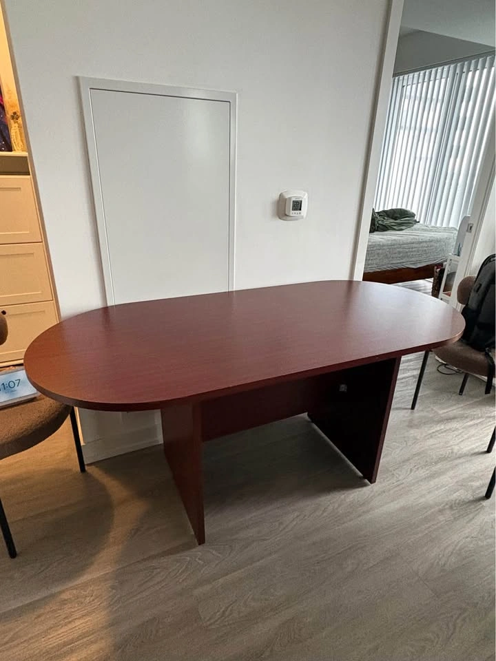 4-6 Seater Dining Table - photo 2