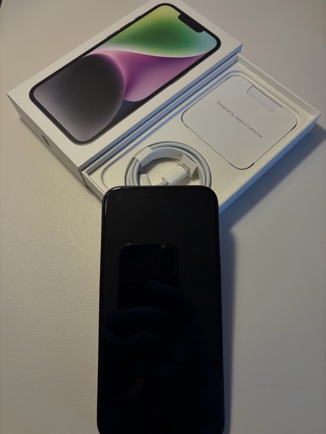 iPhone 14 Midnight 256GB — With Box & Cable