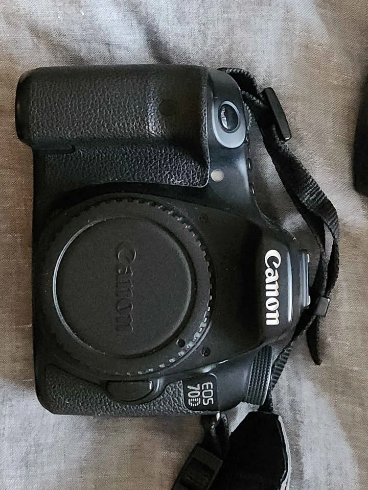 Canon EOS 70D Pro Camera Starter Kit - photo 2
