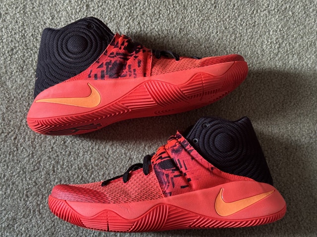 Kyrie 2 'Inferno' - 10.5 US M