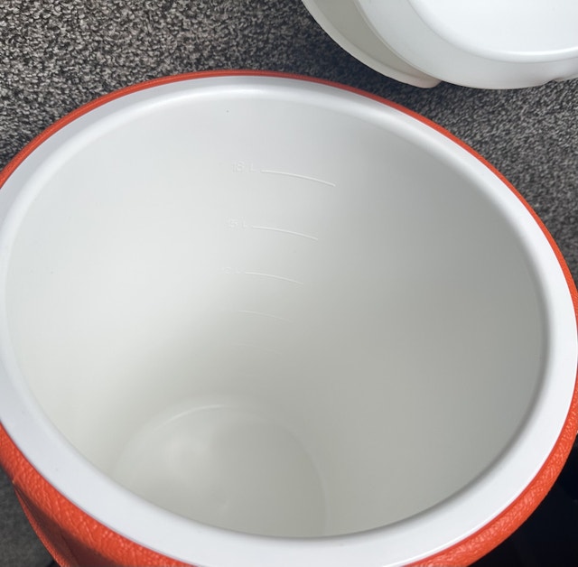 Igloo 5 Gallon Seat Top Water Cooler Jug - photo 4