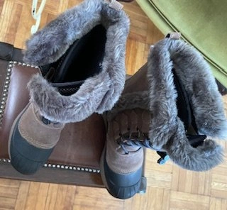 Women's Chloe Baffin Boots Sz 8 worn twice - photo 2