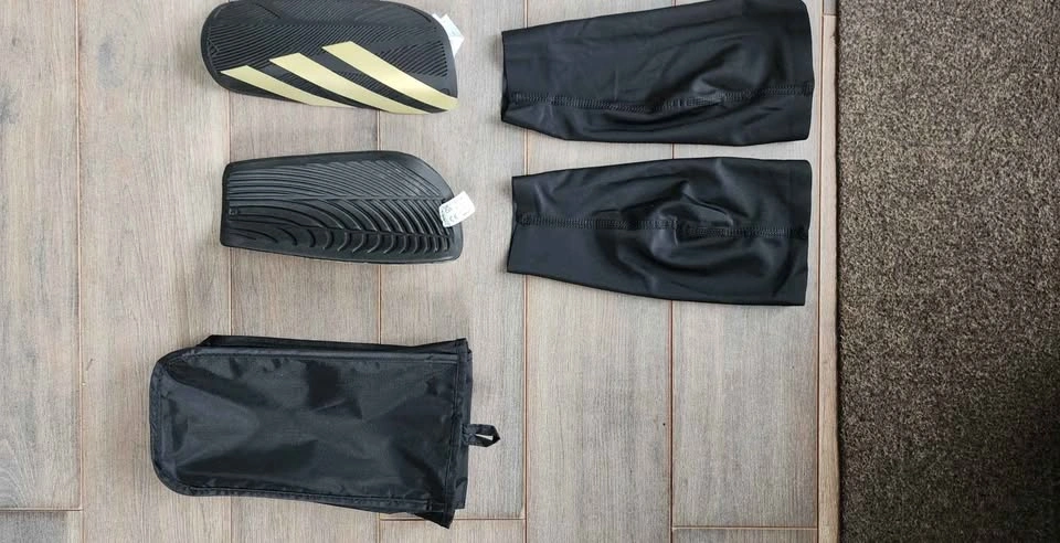 Adidas Shin Pads - photo 4
