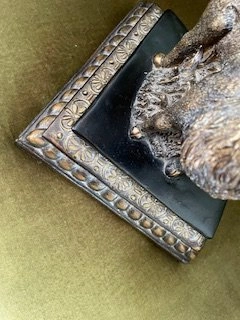 Elegant, vintage 3-Stag Resin Urn - photo 5