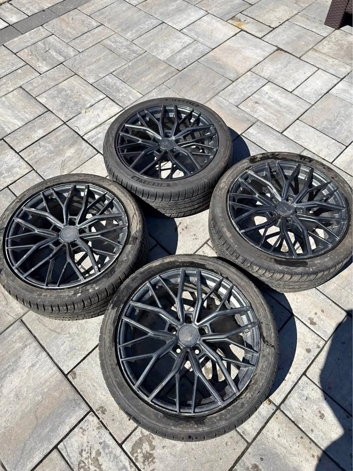 235/40/18 Michelin Pilot Sport Tires (On Rim)