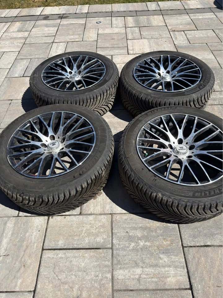 215/55/17 MICHELINS ALL SEASON ON RIM!! LOTS OF TREAD 10 32nds! - photo 5