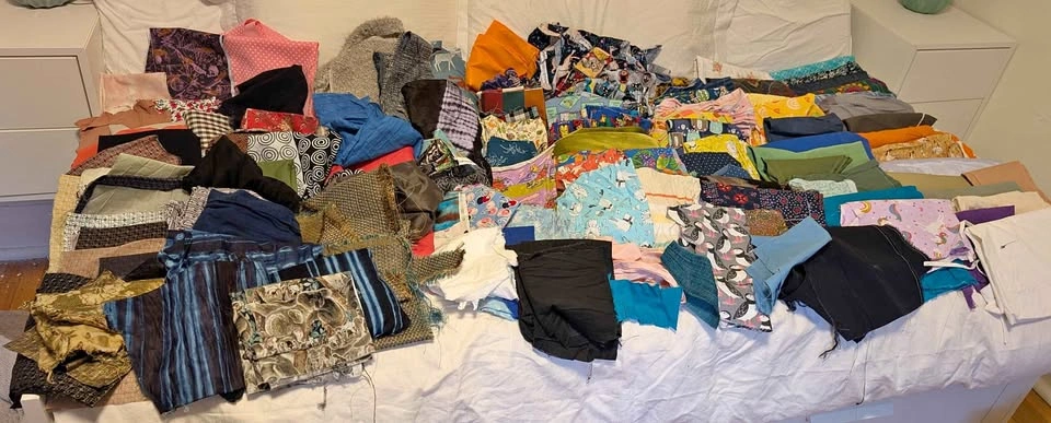 Fabric destash - small/medium pieces