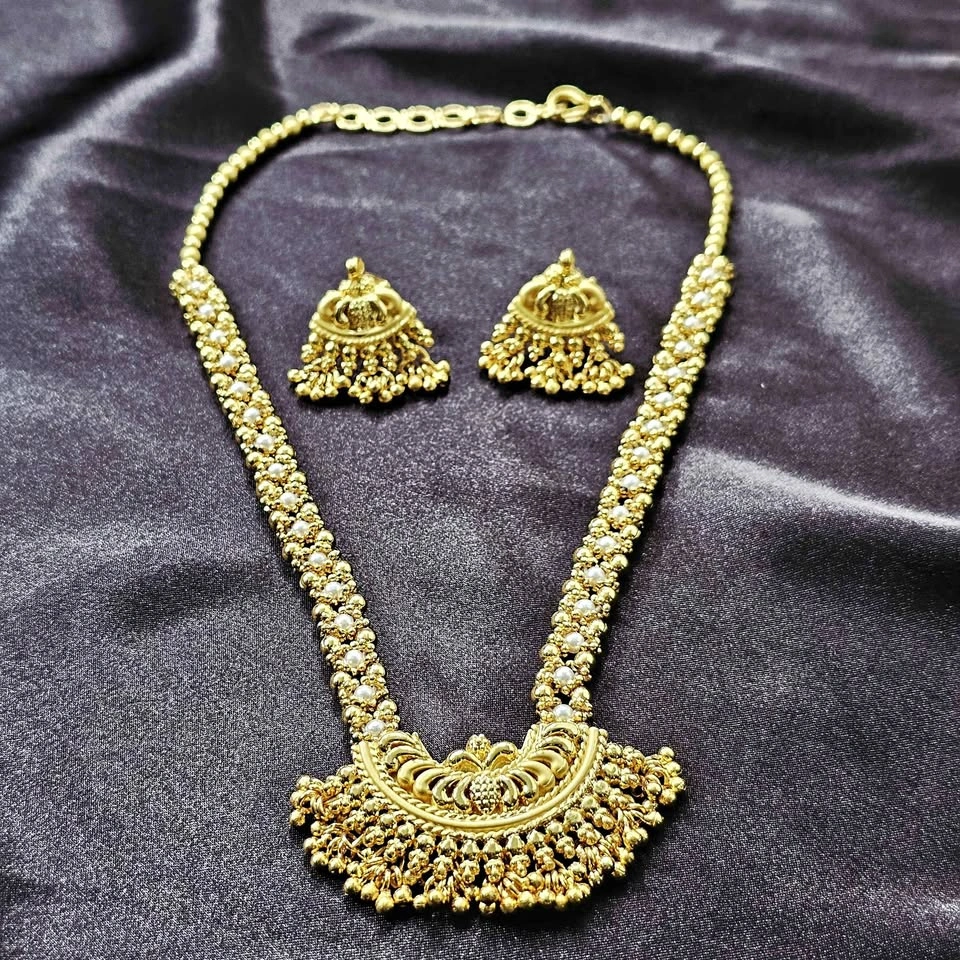 Vintage Indian Gold Tone Temple Necklace Jhumka Earrings Bridal