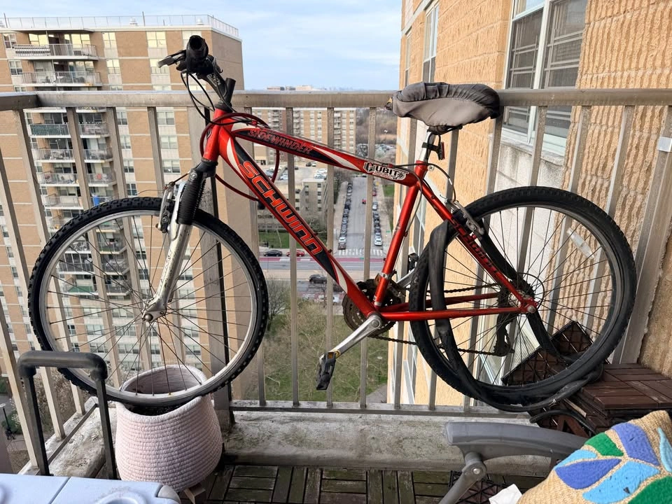 Schwinn Sidewinder Mountain Bike - Needs New inner tube - photo 2